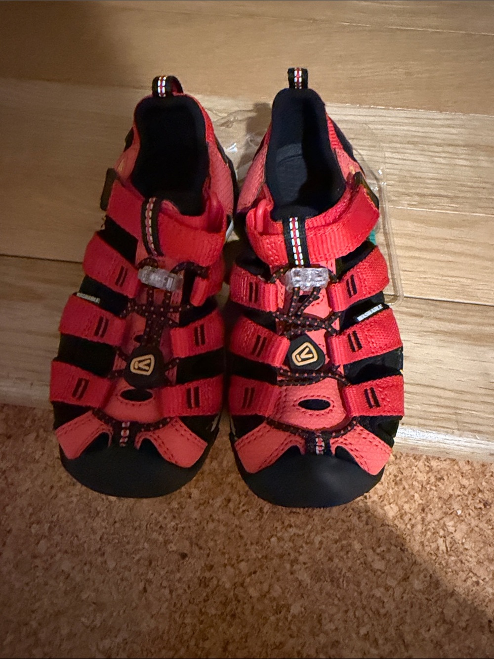 KEEN kids Newport H2 Water Friendly Sandal - SAMPLE PAIR